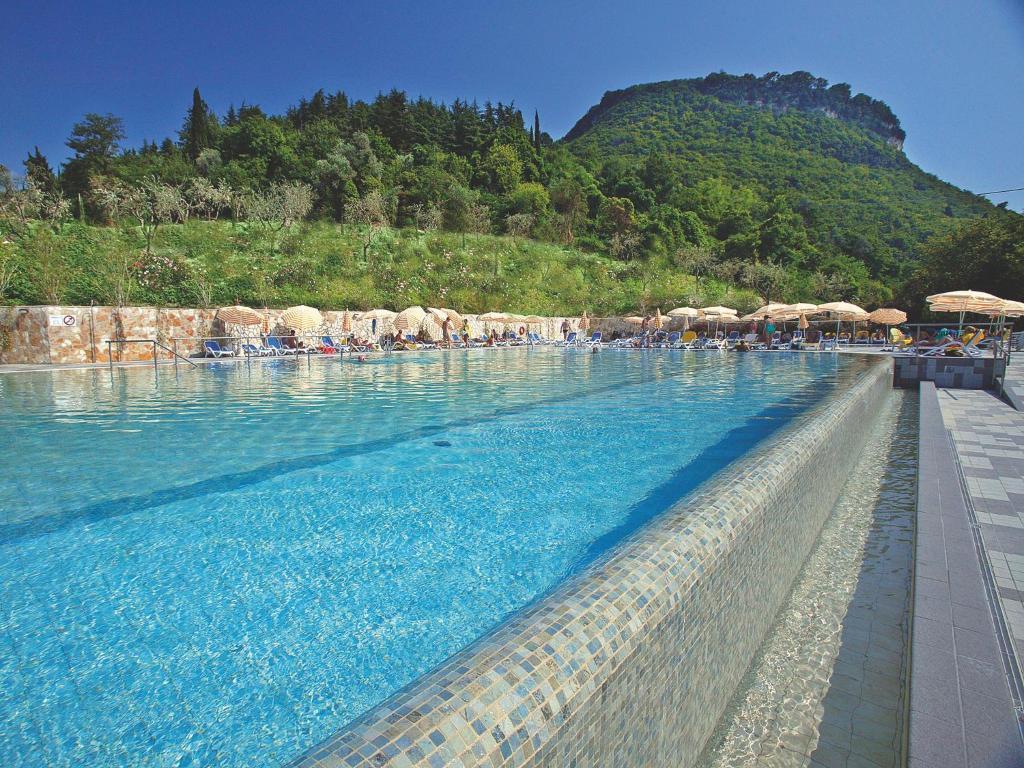 Hotel La Perla - Bike Hotel Гарда Экстерьер фото
