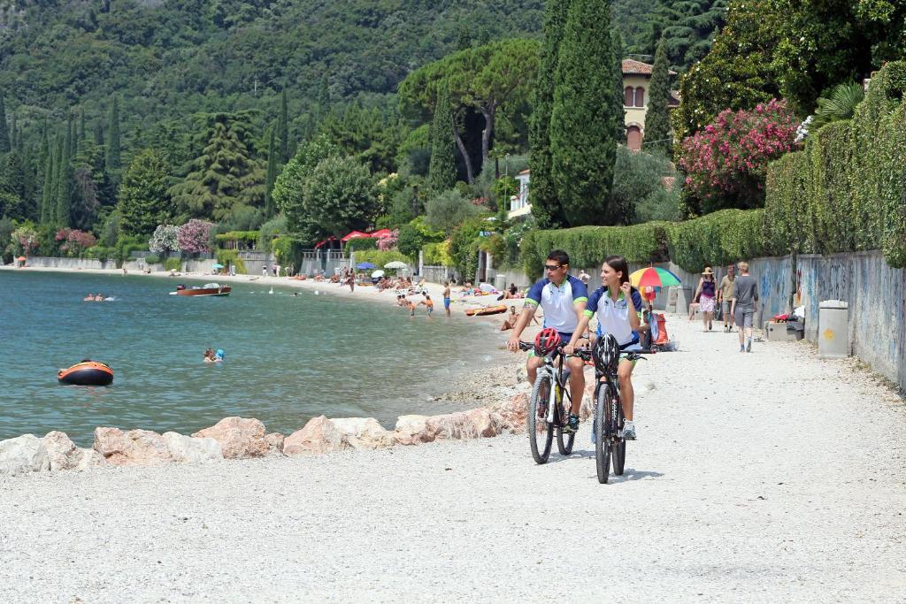 Hotel La Perla - Bike Hotel Гарда Экстерьер фото
