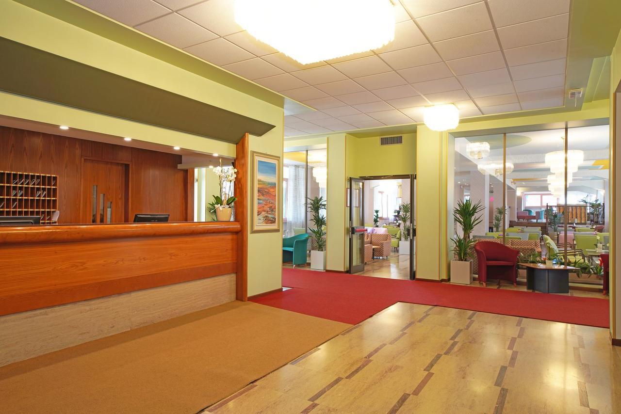 Hotel La Perla - Bike Hotel Гарда Экстерьер фото