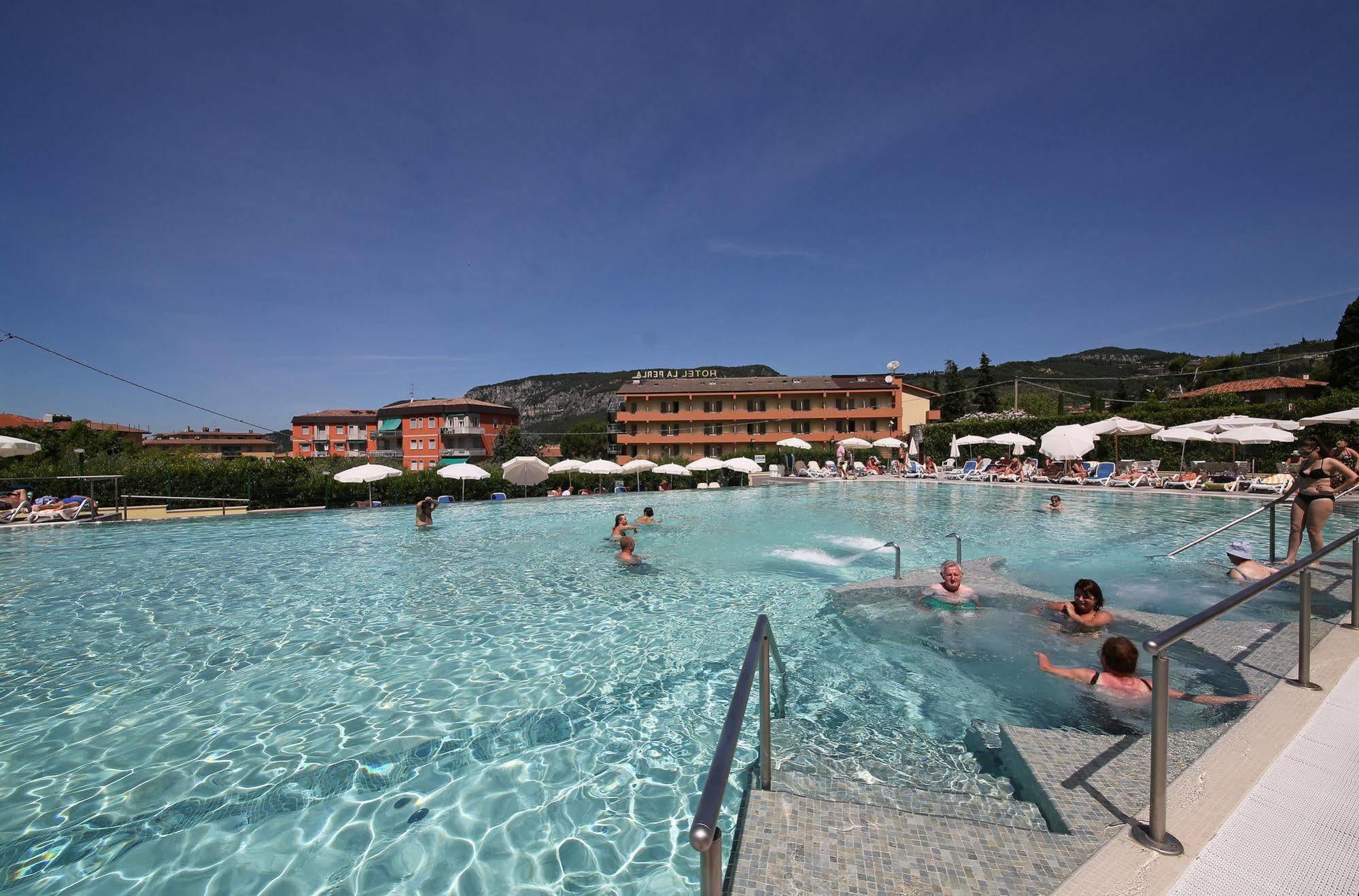 Hotel La Perla - Bike Hotel Гарда Экстерьер фото